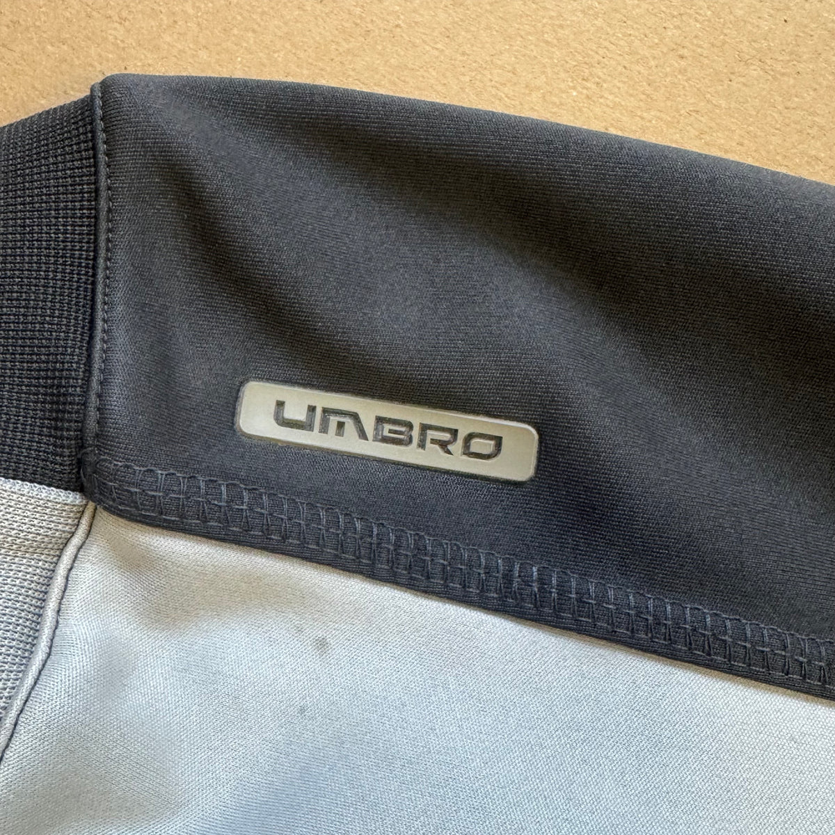 Umbro streetwear sweatshirt – Close-up 2