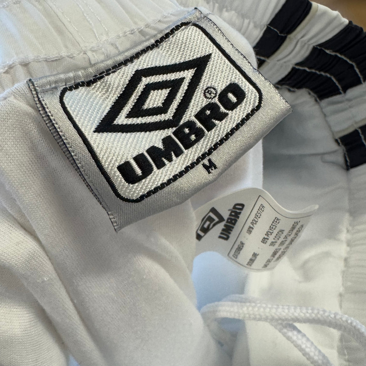 Umbro Track pants white – Close-up 2