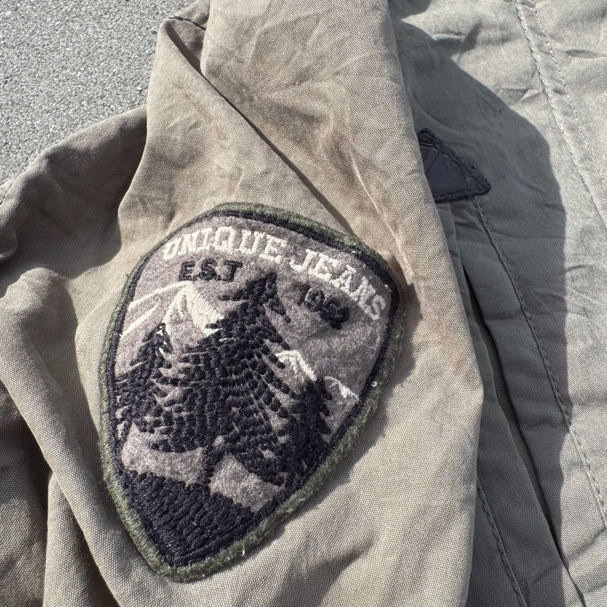 Unique Evisu green raincoat – Close-up 2