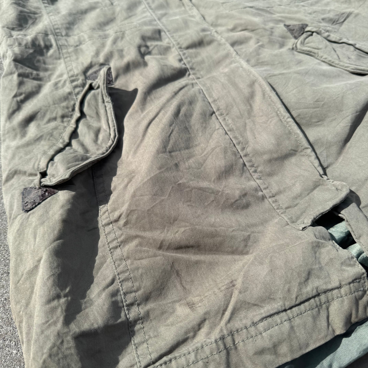 Unique Evisu green raincoat – Close-up 4