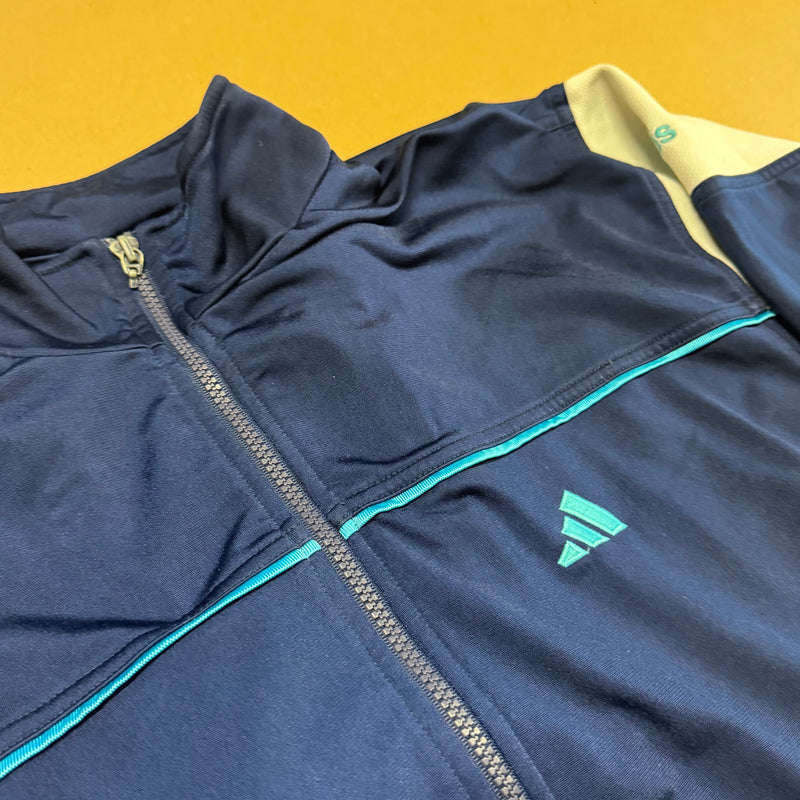 Detailansicht: Sourced limited accessories and clothes Vintage 90s Adidas blue track jacket – Logo, Nähte oder Material
