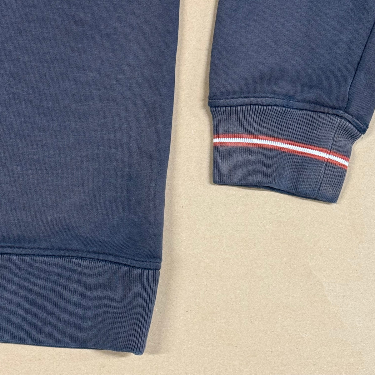 Vintage Adidas sweatshirt – Close-up 2