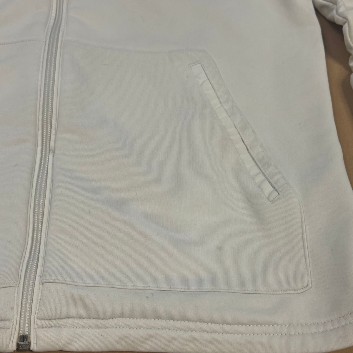 Vintage Adidas three stripes track jacket – Close-up 2