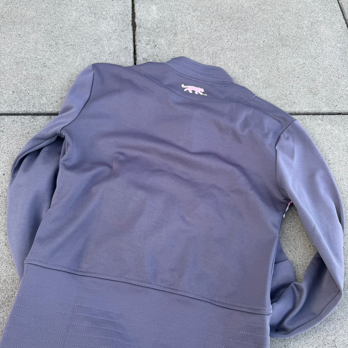 Vintage Airness women’s grey track jacket – Close-up 4