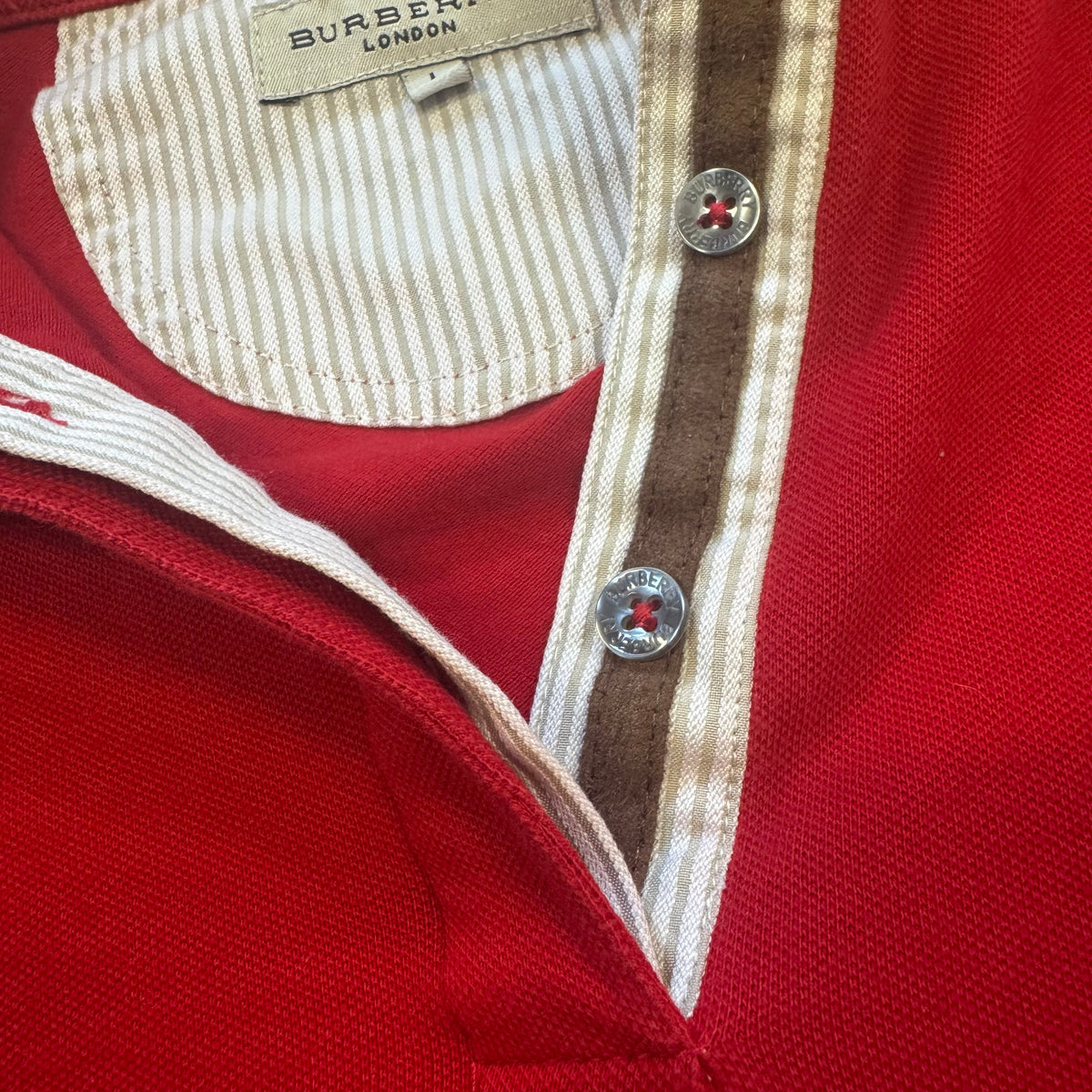 Vintage Burberry cute red long sleeve polo – Close-up 3