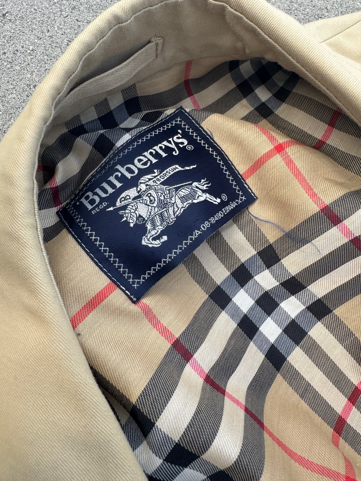 Vintage Burberry long coat – Close-up 9