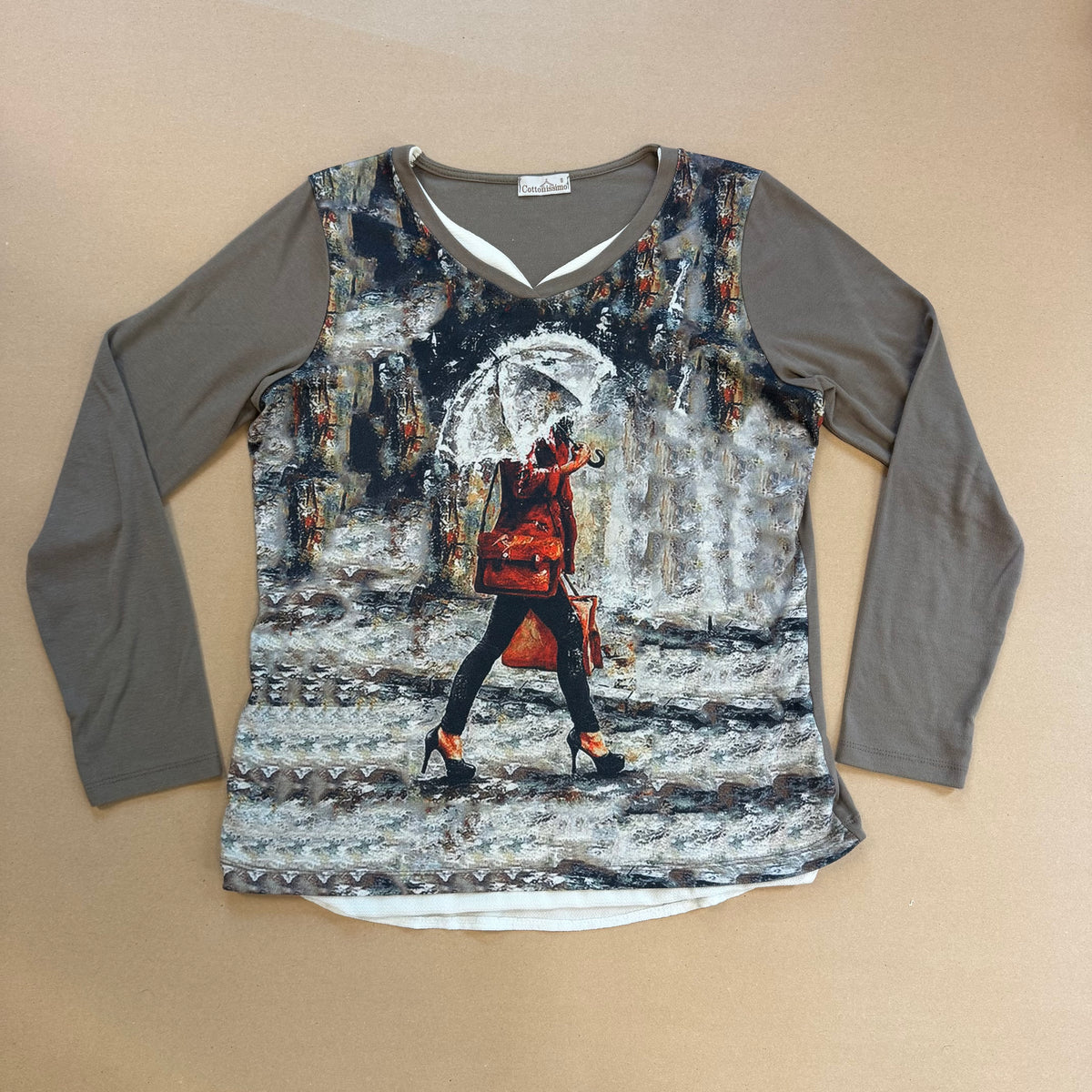Vintage Cottonissimo art "Umbrella Man" women's sweatshirt – Close-up 1