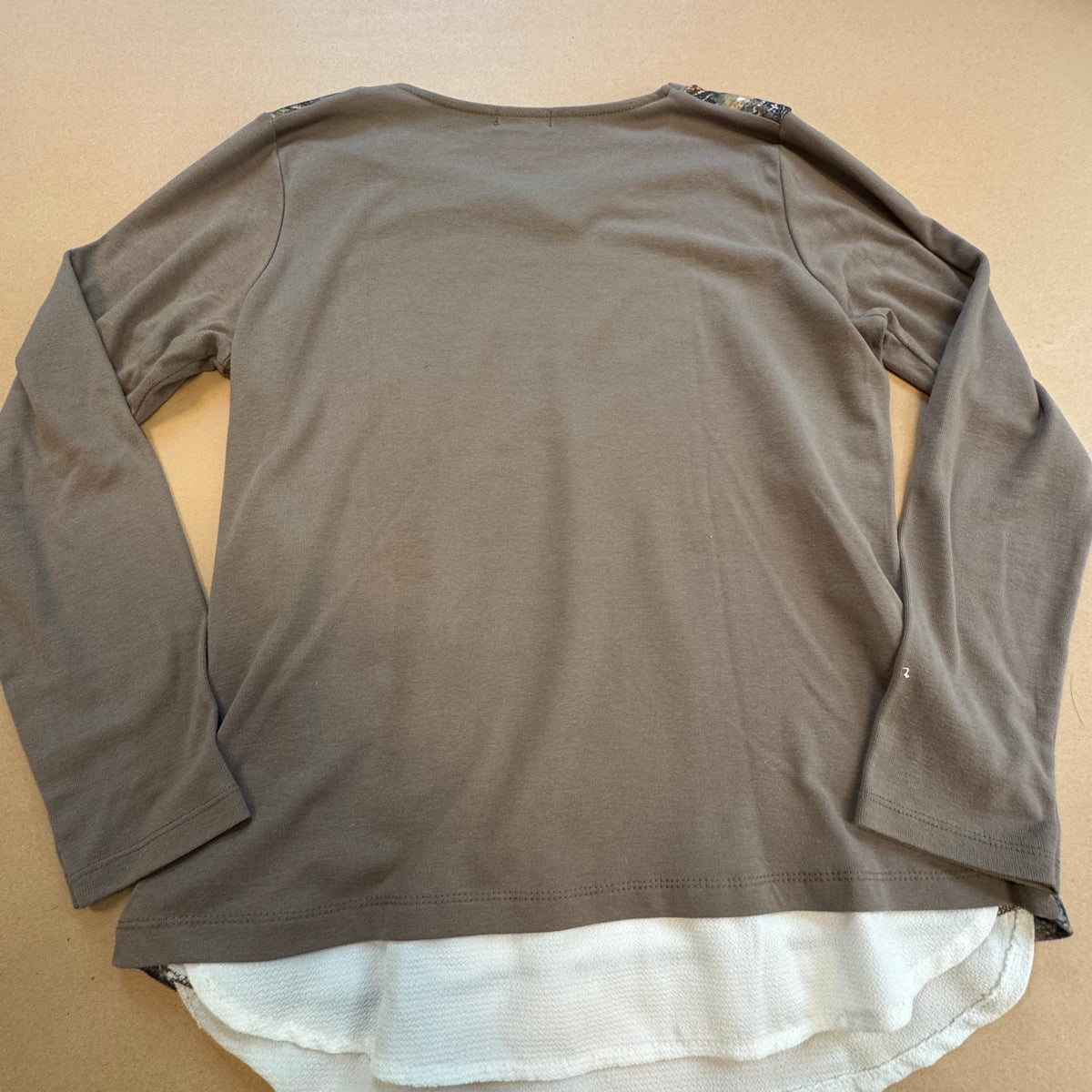 Vintage Cottonissimo art "Umbrella Man" women's sweatshirt – Close-up 4