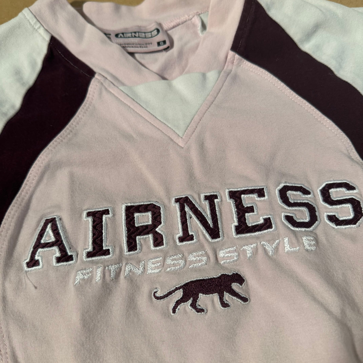 Vintage cute Airness streetwear shirt – Close-up 1