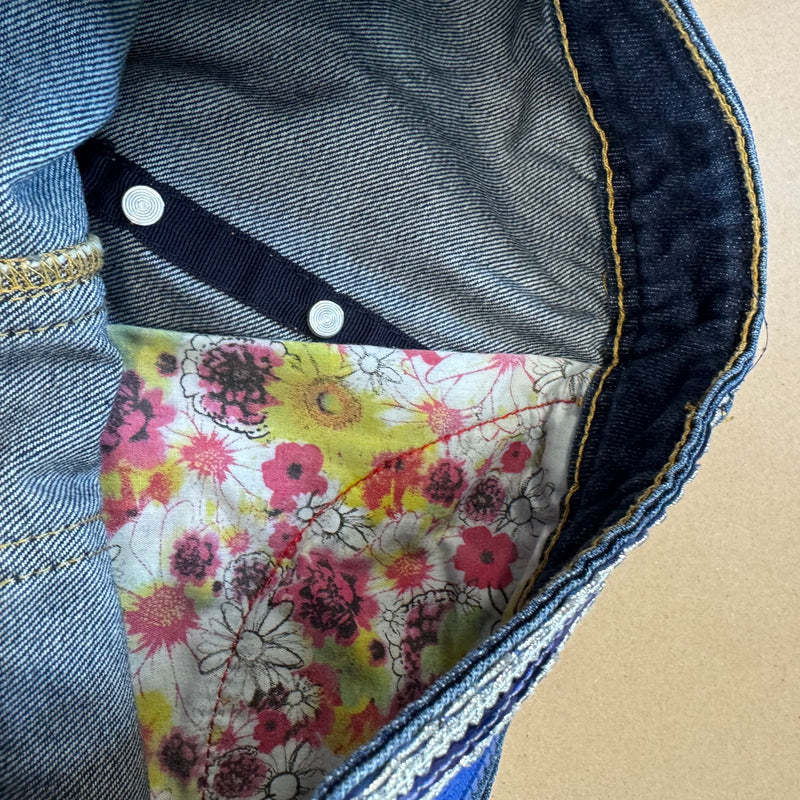 Detailansicht: Sourced limited accessories and clothes Vintage Desigual embroidered y2k skirt – Logo, Nähte oder Material