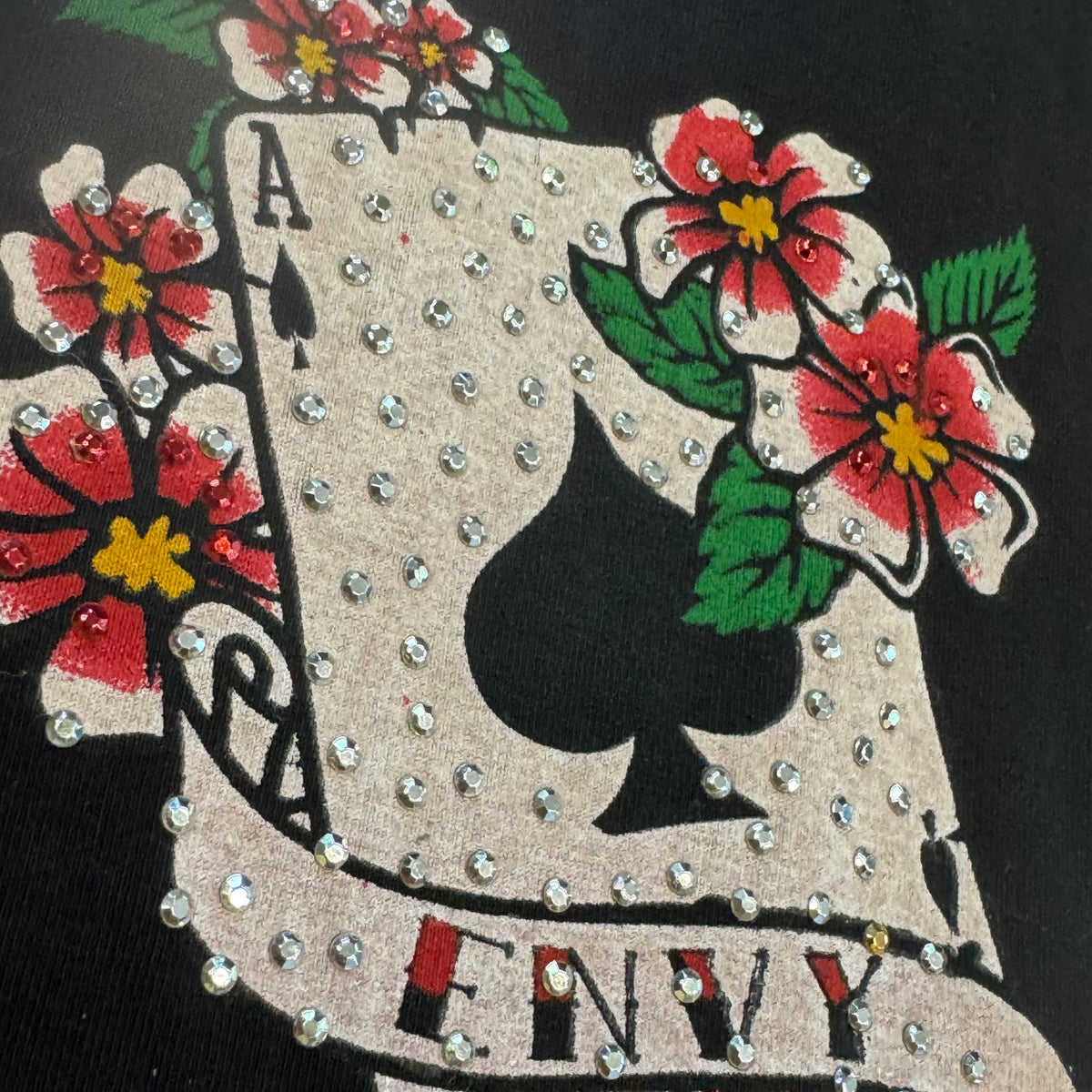 Vintage Ed Hardy Y2K rhinestones t-shirt – Close-up 2