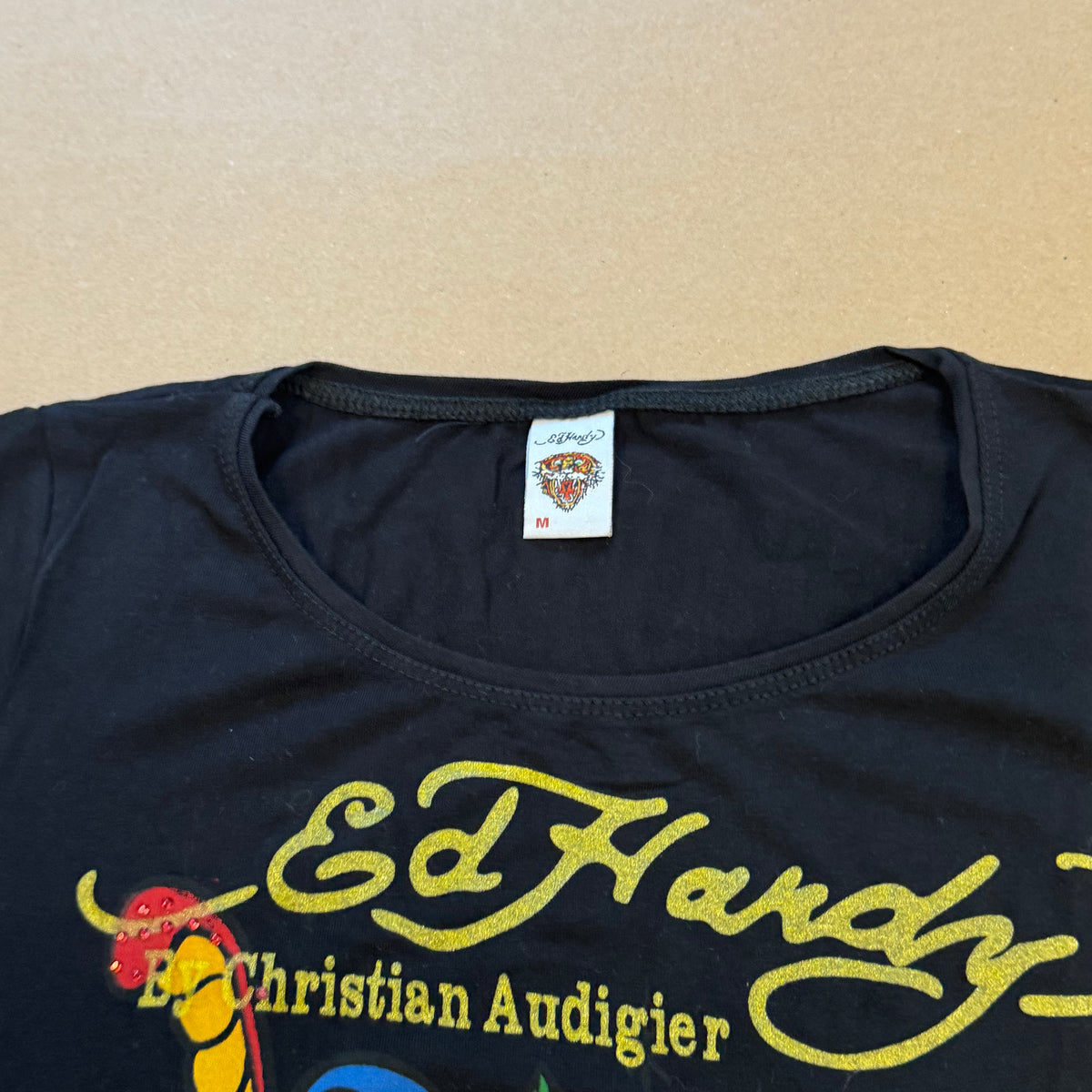 Vintage Ed Hardy Y2K rhinestones t-shirt – Close-up 3