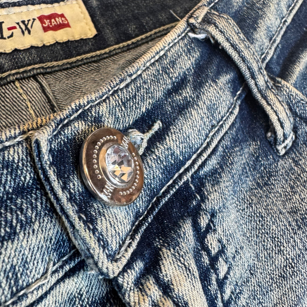 Vintage floral Miss L-W summer jeans – Close-up 4