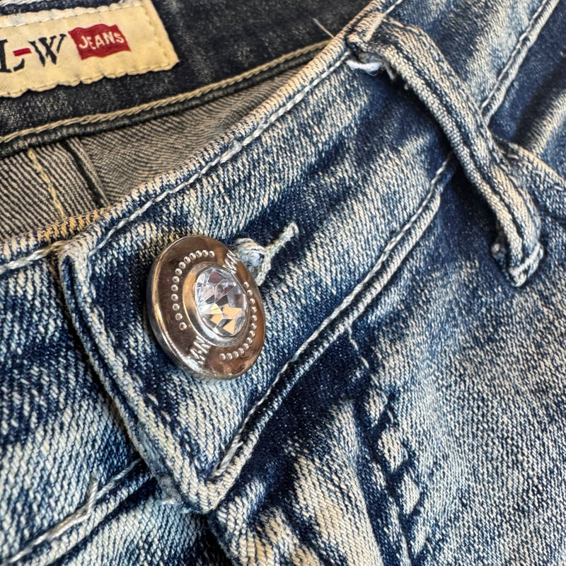 Detailansicht: Sourced limited accessories and clothes Vintage floral Miss L-W summer jeans – Logo, Nähte oder Material