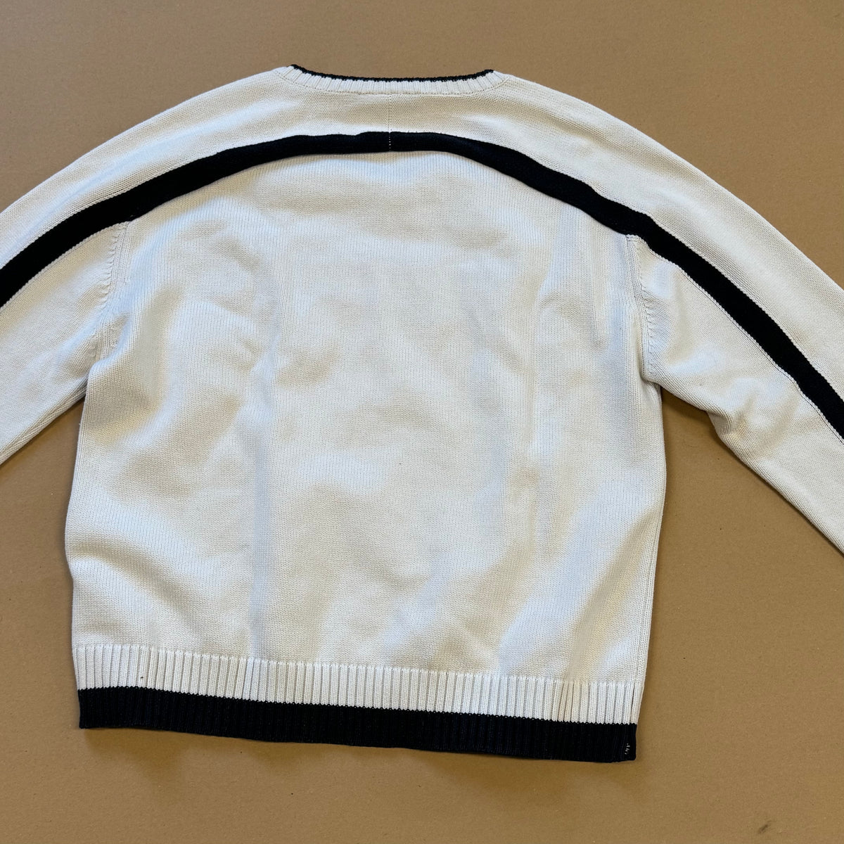 Vintage knitted Airness sweatshirt – Close-up 1