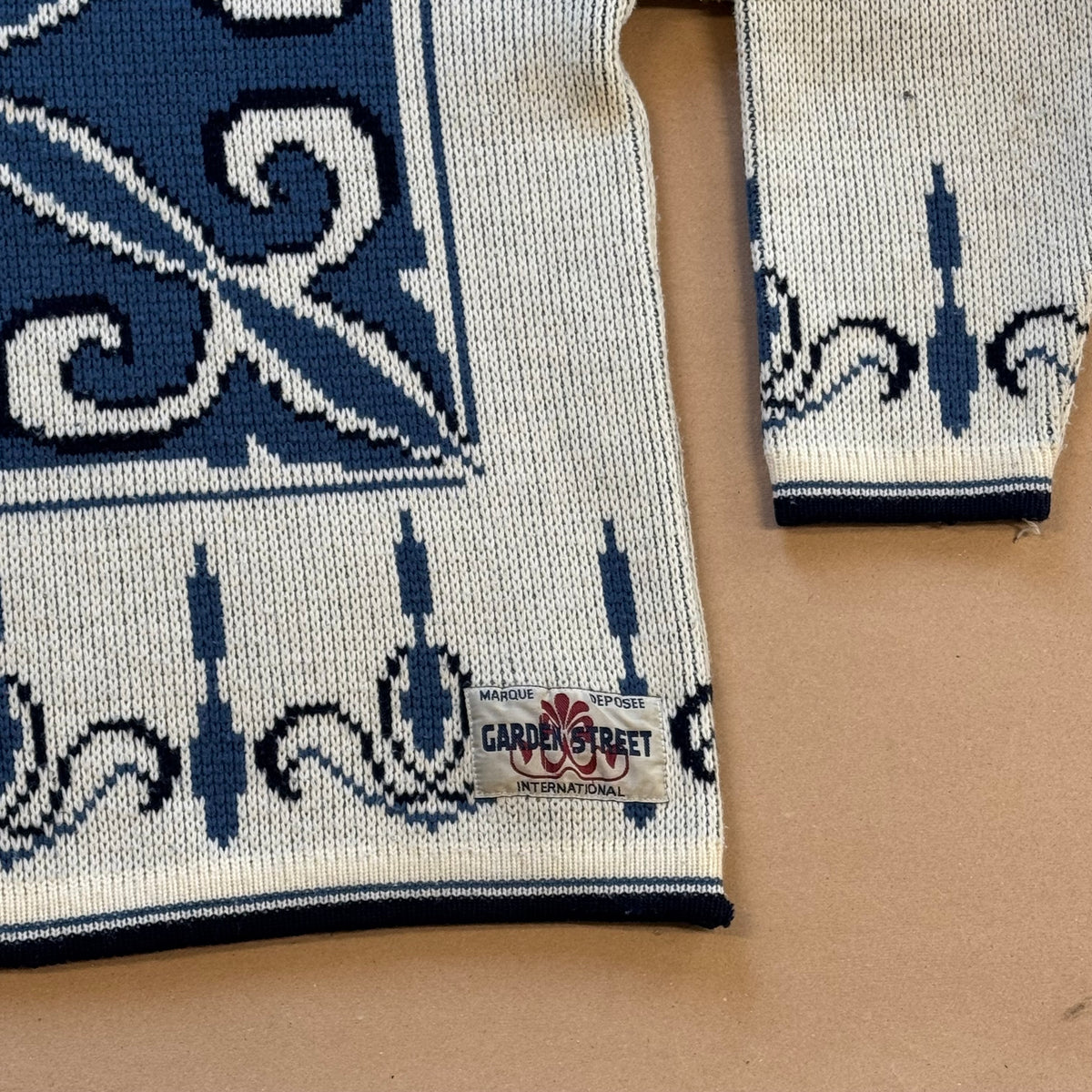 Vintage knitted Garden Street sweatshirt – Close-up 2