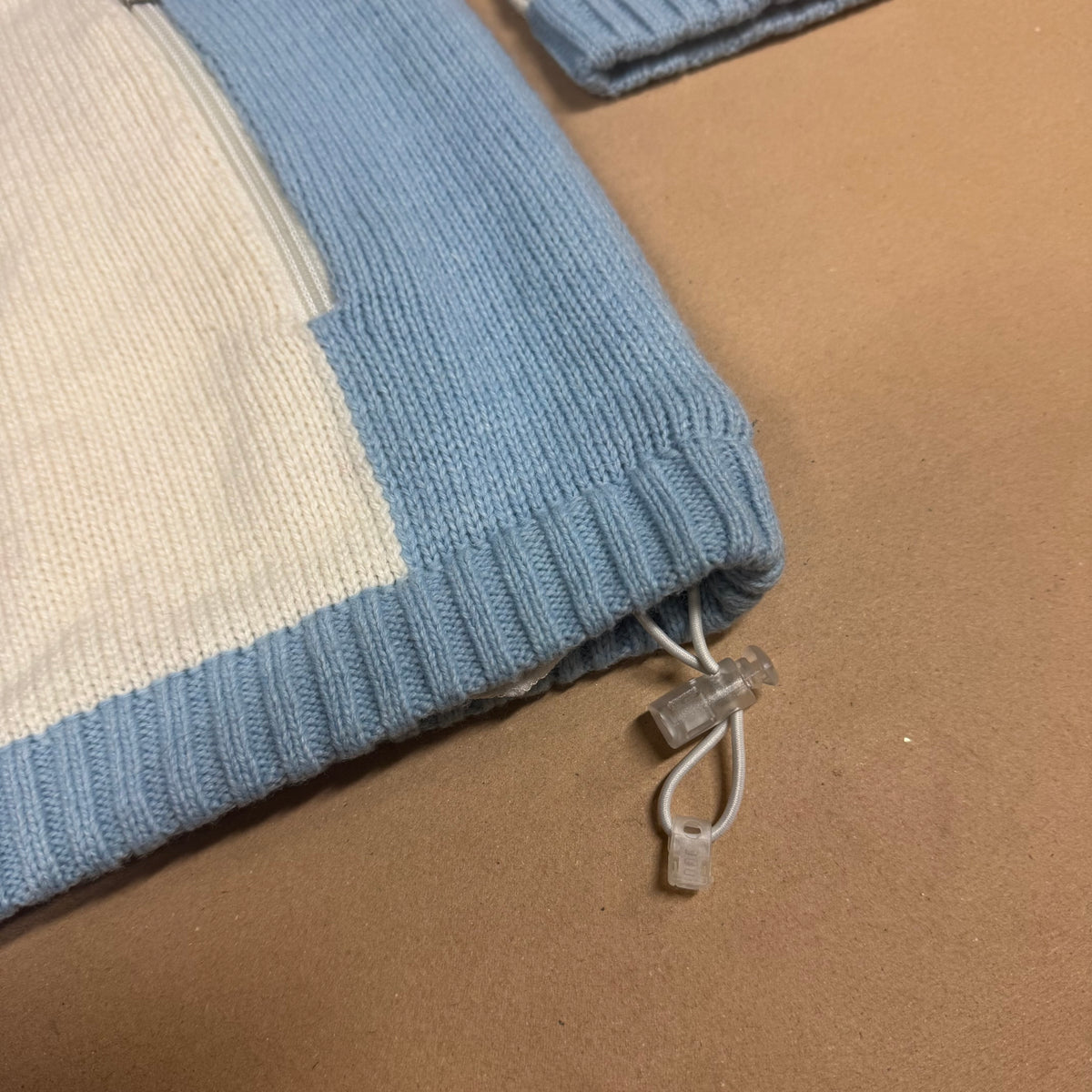 Vintage knitted Y2K quarter zip sweatshirt – Close-up 2