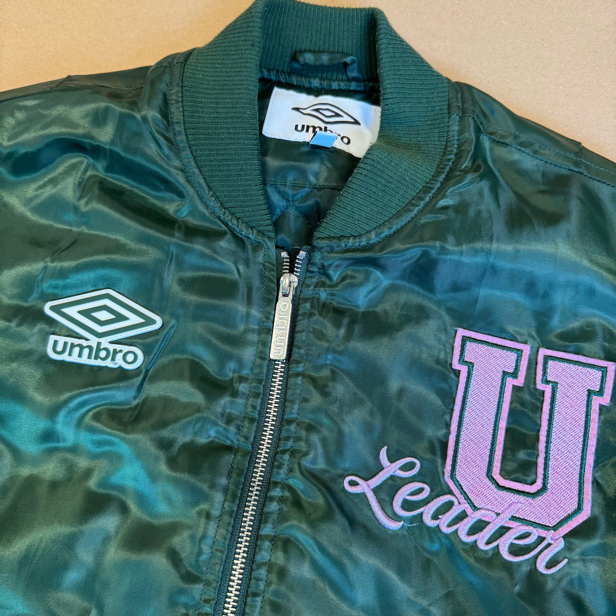 Vintage "Leader U" Umbro Bomber jacket – Close-up 1