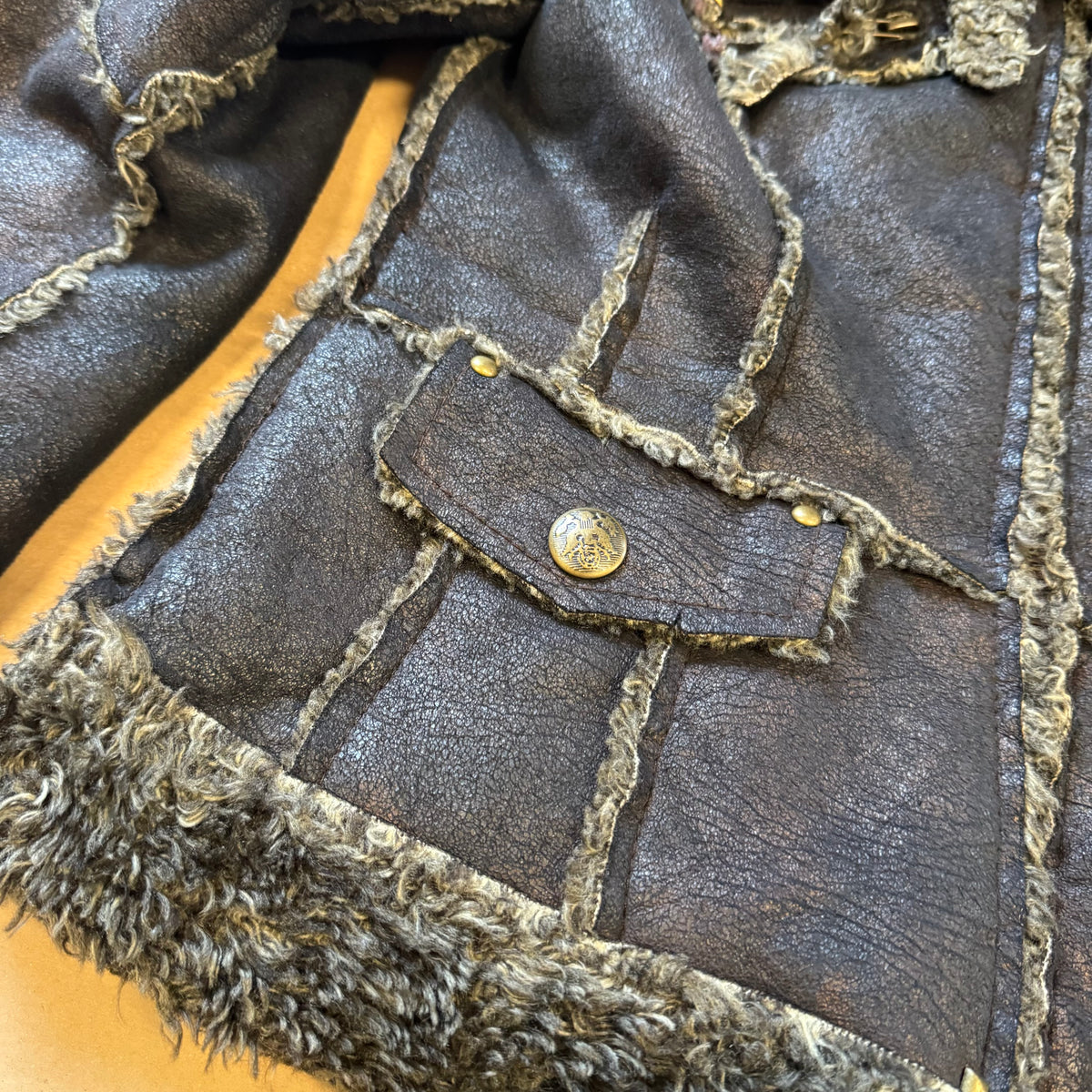 Vintage Lissa women’s patches coat – Close-up 4