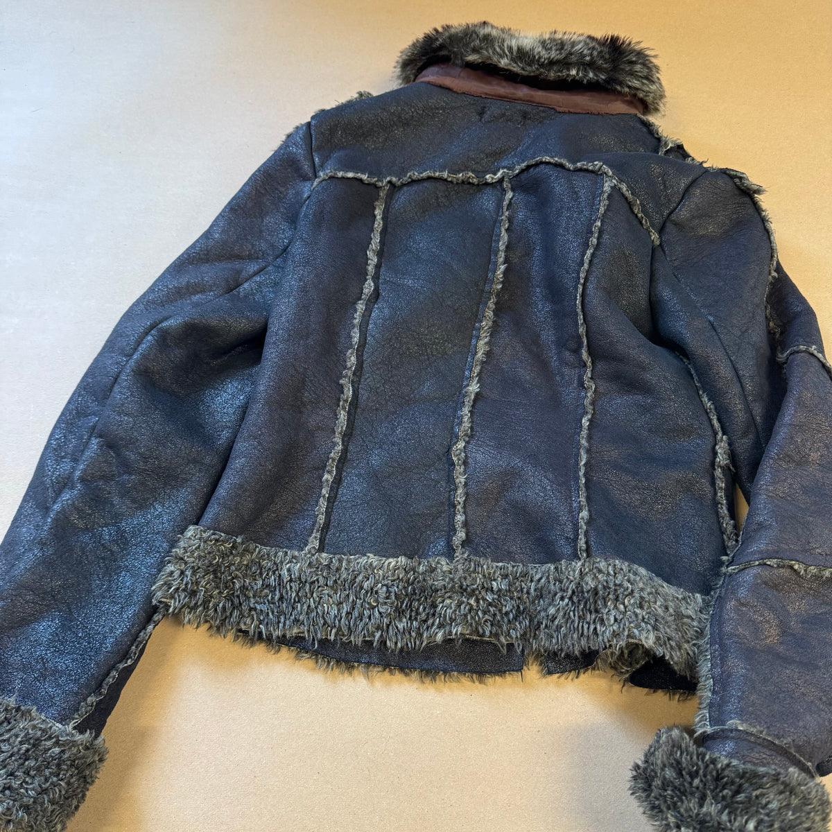 Vintage Lissa women’s patches coat – Close-up 7