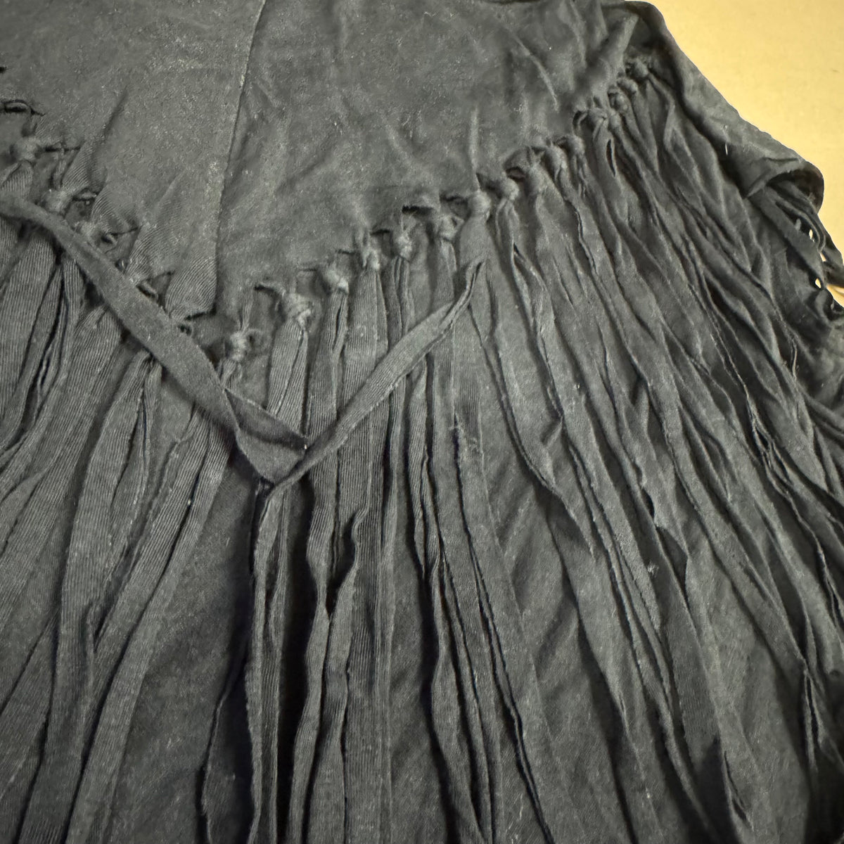 Vintage Miss Me black rhinestones top – Close-up 4