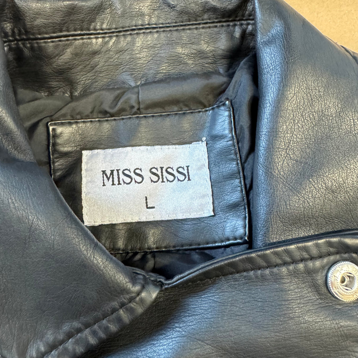 Vintage Miss Sissi faux leather jacket – Close-up 2