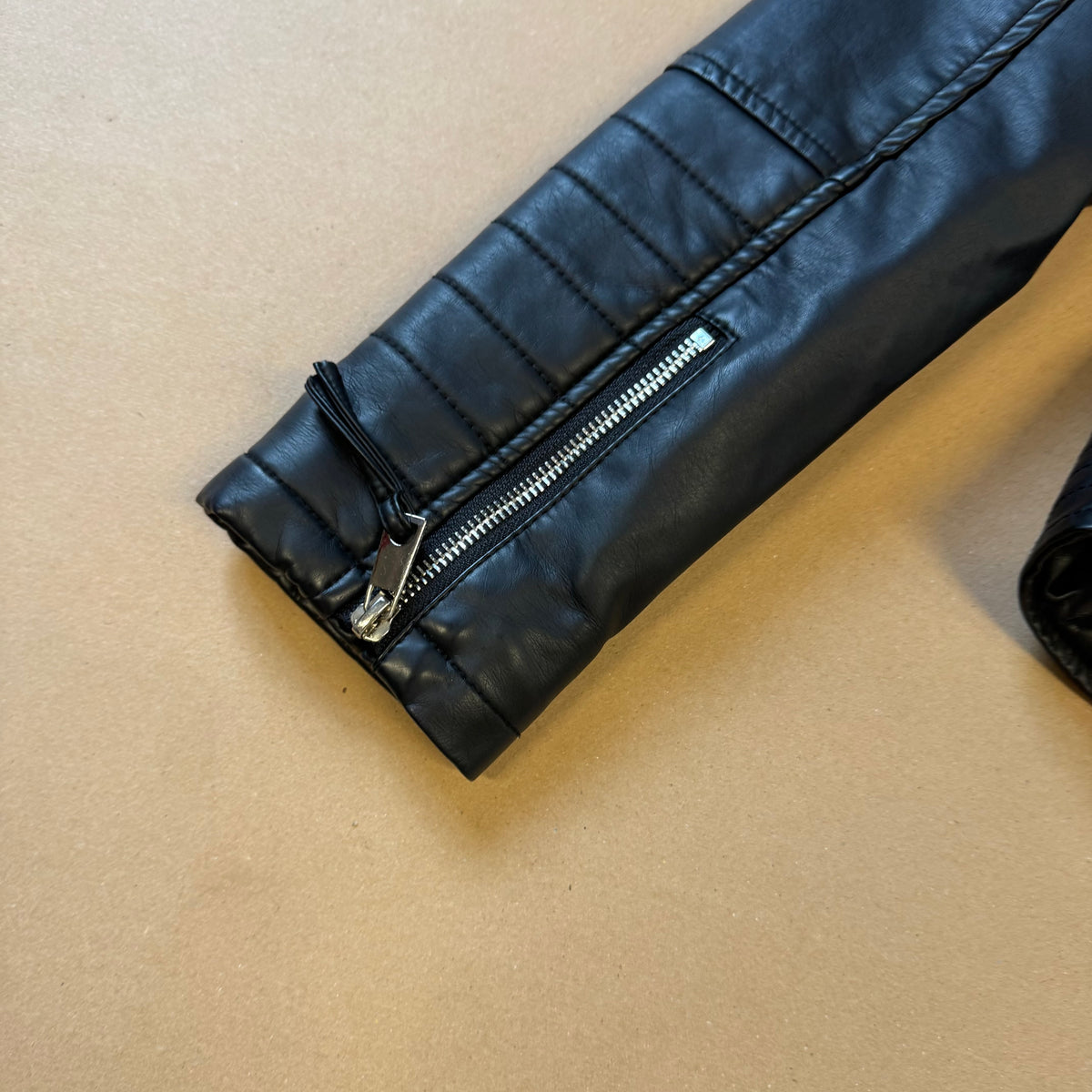 Vintage Miss Sissi faux leather jacket – Close-up 5