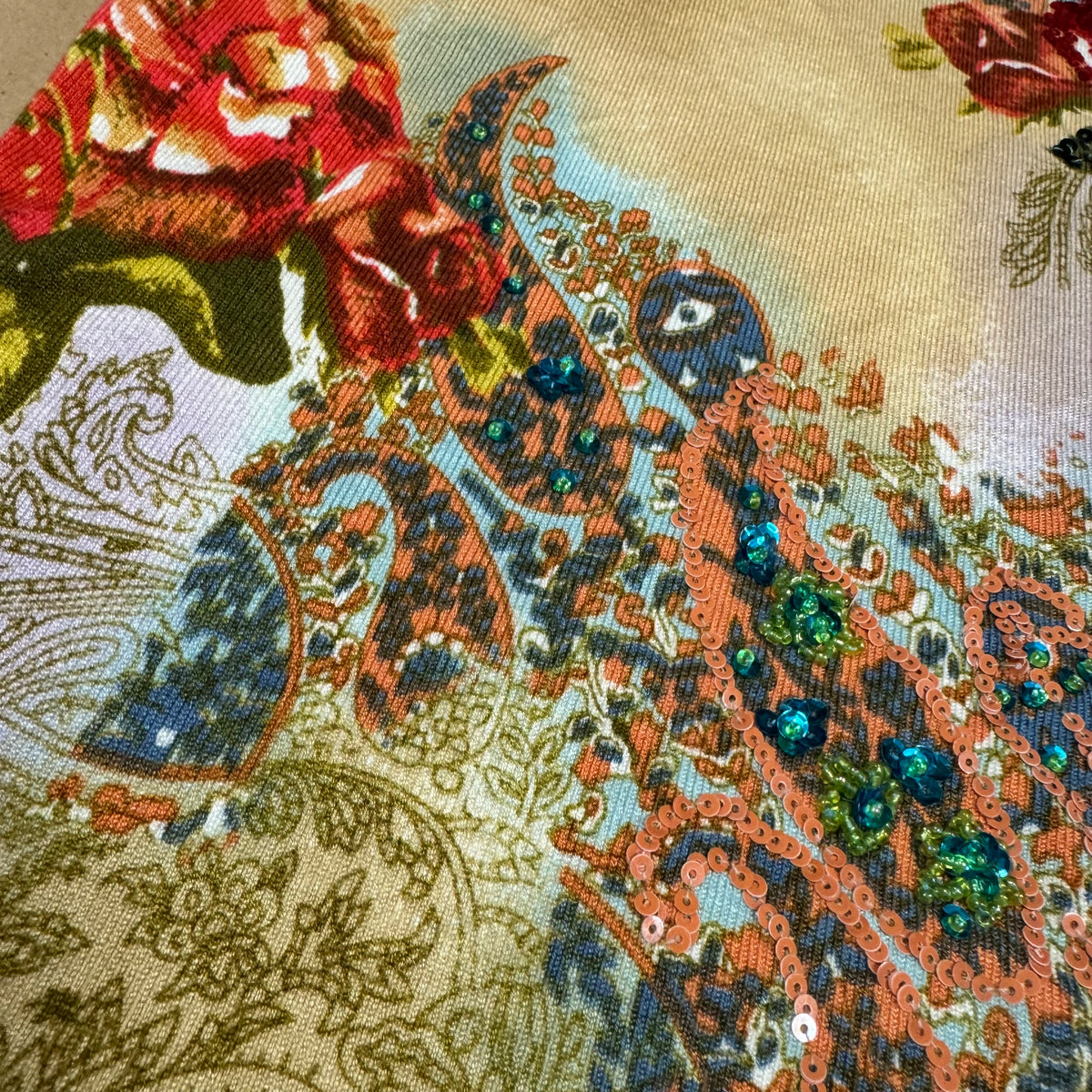 Vintage printed graphic t-shirt – Close-up 3
