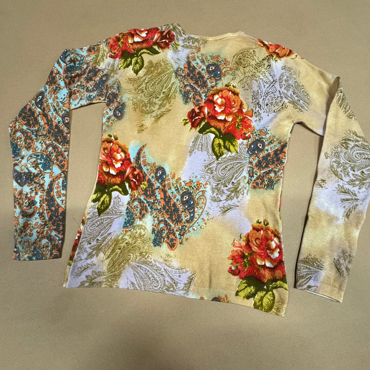 Vintage printed graphic t-shirt – Close-up 5
