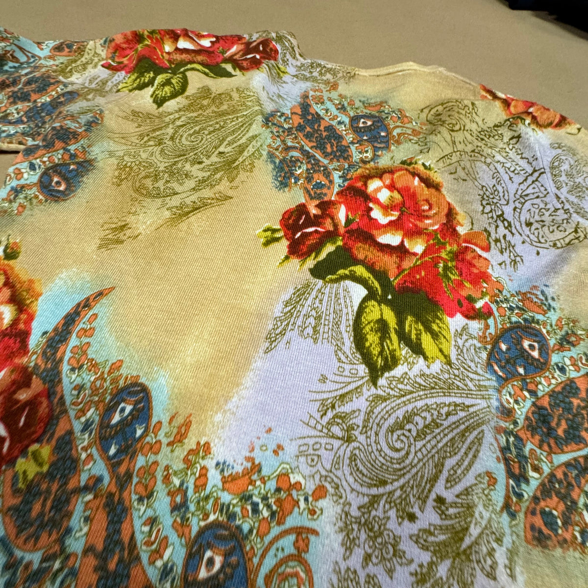 Vintage printed graphic t-shirt – Close-up 6