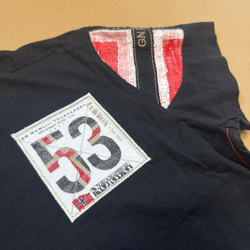 Detailansicht: Sourced limited accessories and clothes Vintage Rugby team t-shirt by Geographical Norway – Logo, Nähte oder Material