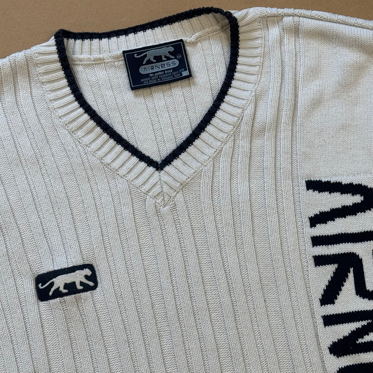 Vintage style Airness knitted sweatshirt – Close-up 1