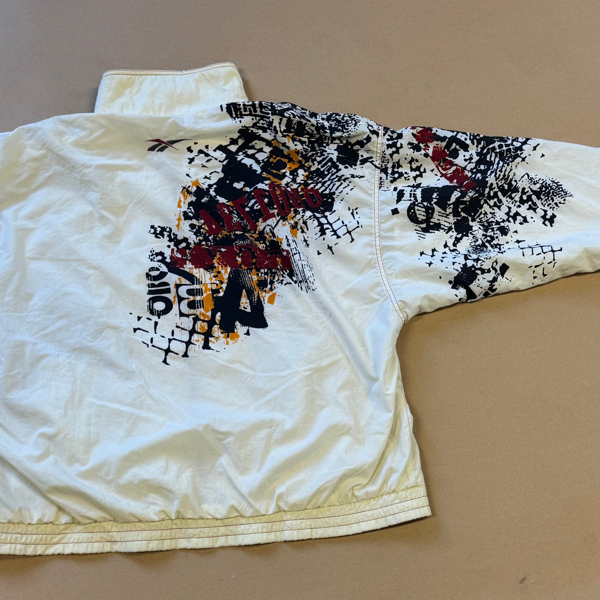 vintage style Reebok light jacket – Close-up 4