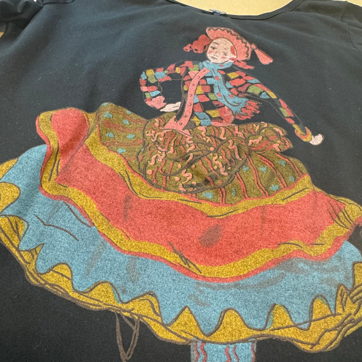 Vintage style Save the Queen black sweatshirt – Close-up 4