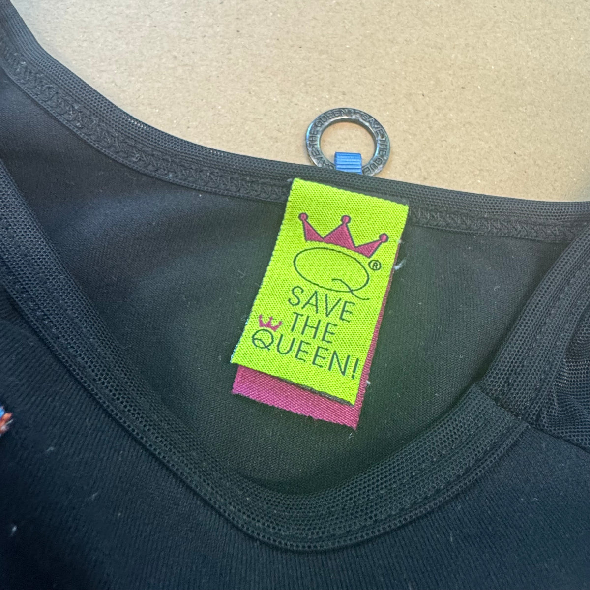 Vintage style Save the Queen black sweatshirt – Close-up 6