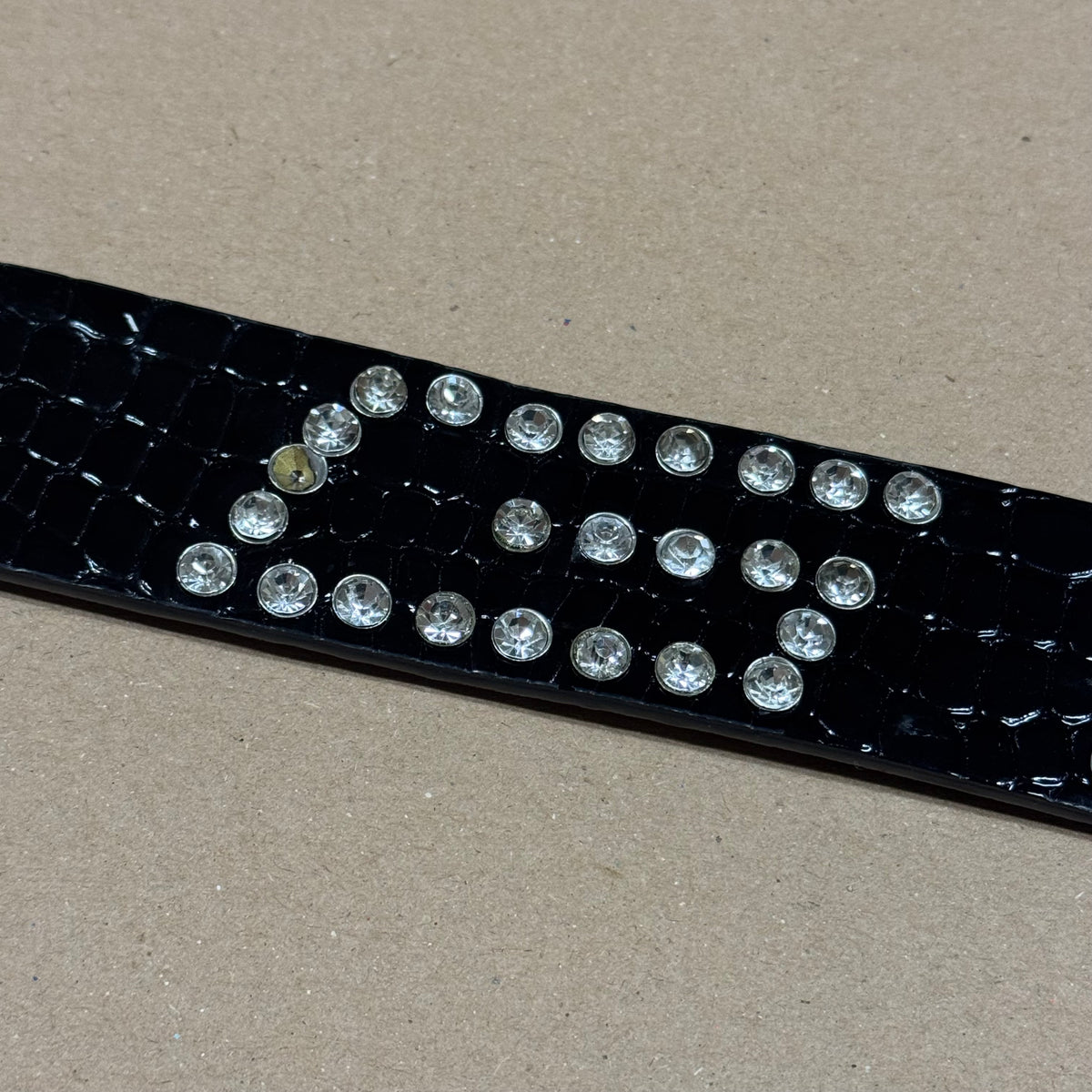Vintage-style Y2K rhinestone belt – Close-up 3