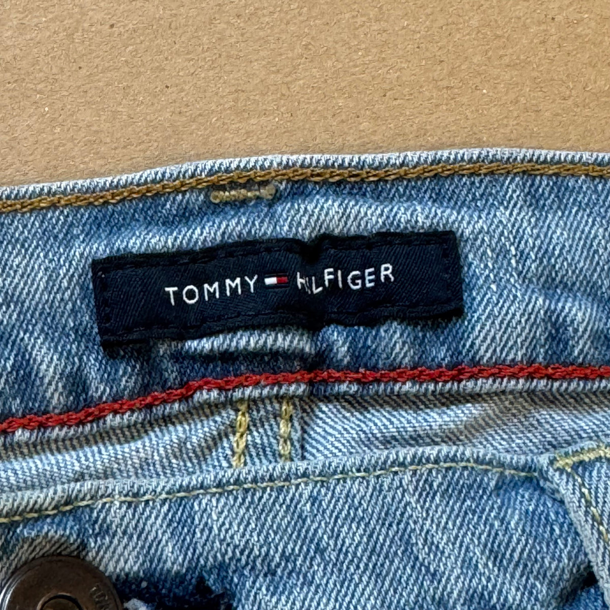 Vintage Tommy Hilfiger straight leg jeans – Close-up 5