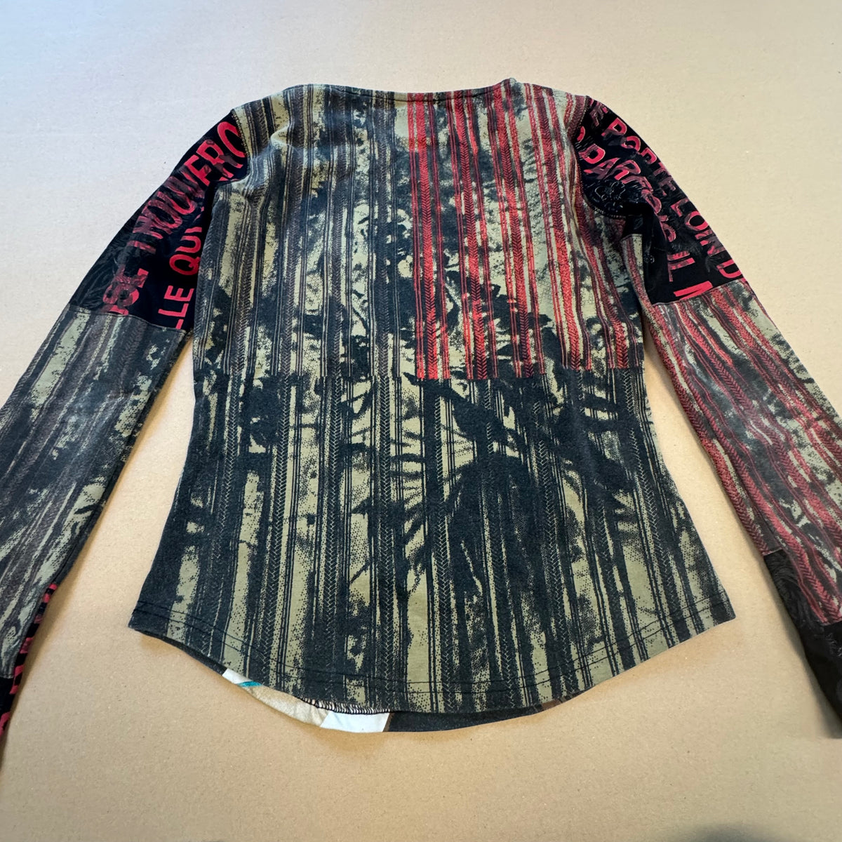 Vintage "True Romance" Custo sweatshirt – Close-up 5
