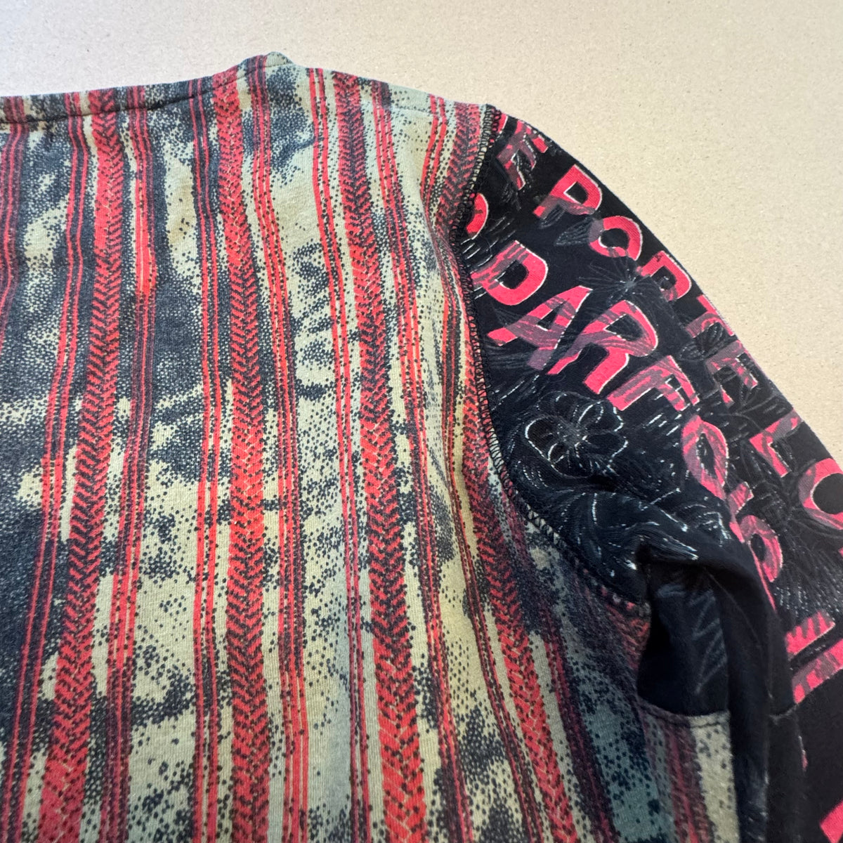 Vintage "True Romance" Custo sweatshirt – Close-up 6