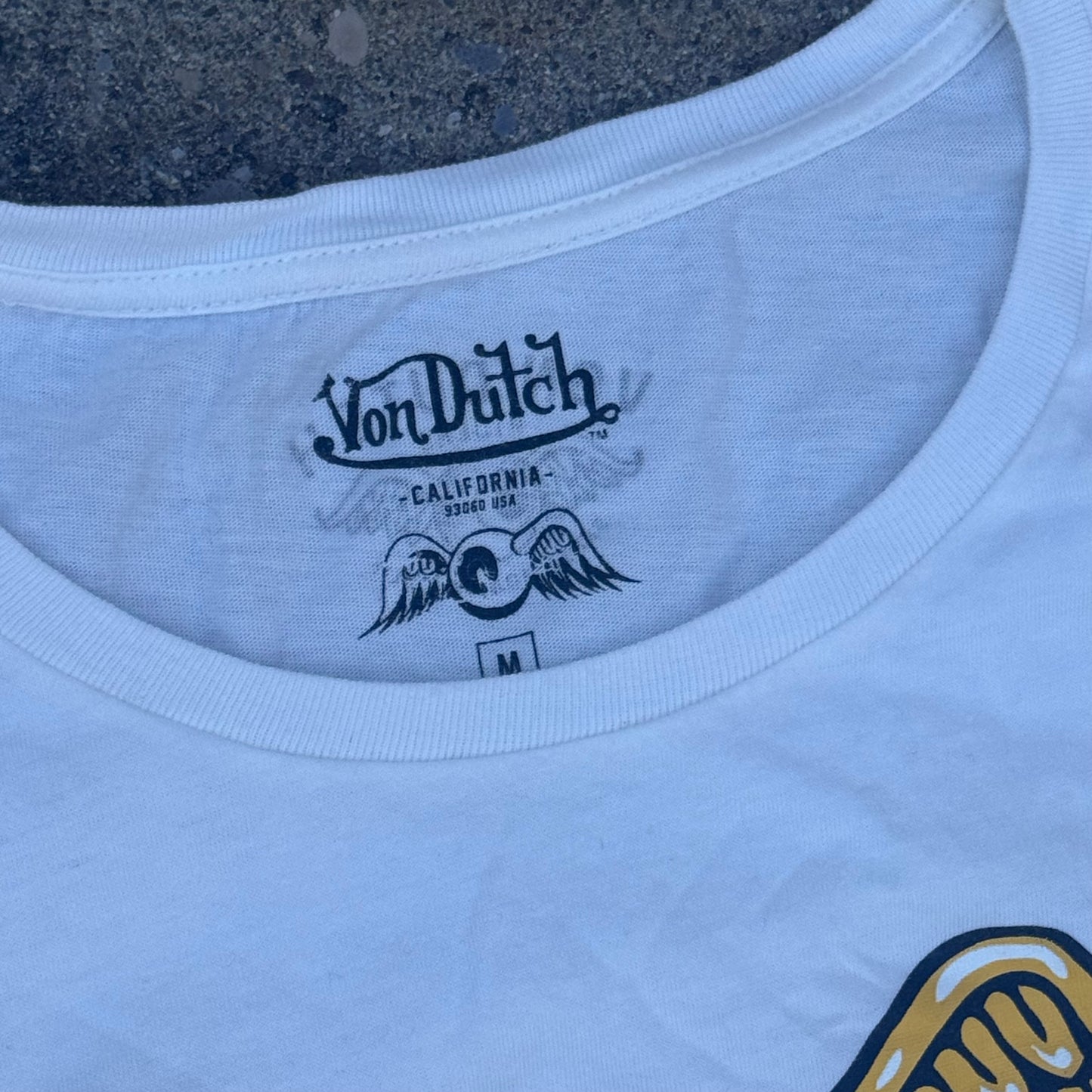 Von Dutch eye white retro t-shirt – Close-up 2