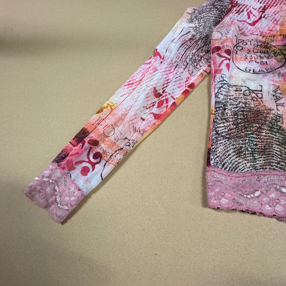 Y2K style "Malilli" vintage see-through graphic zip-up – Close-up 6