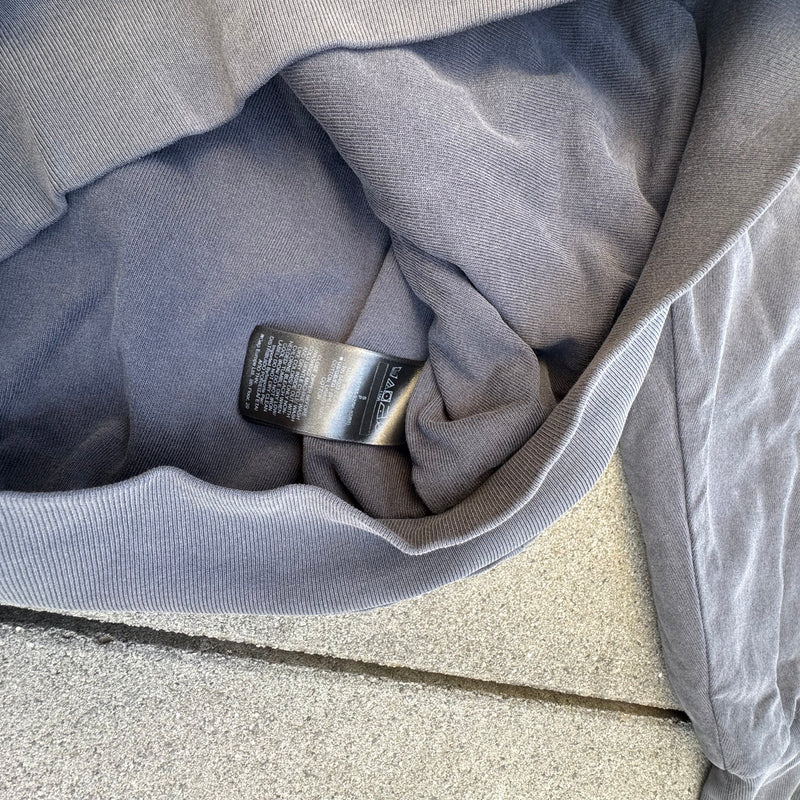 Detailansicht: Sourced limited accessories and clothes Yeezy Gap grey zip-up hoodie – Logo, Nähte oder Material