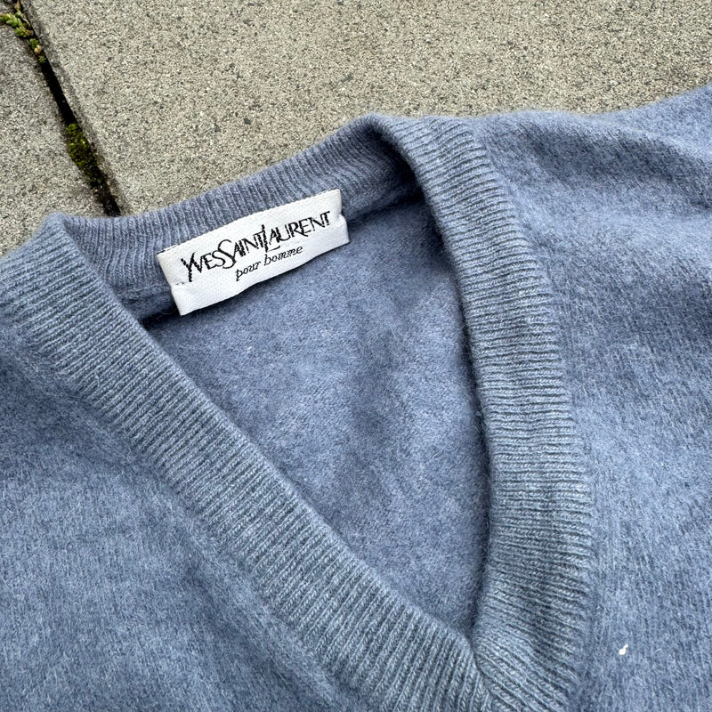 Detailansicht: Sourced limited accessories and clothes Yves Saint Laurent blue wool sweater – Logo, Nähte oder Material