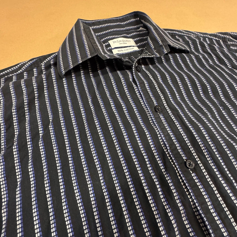 Detailansicht: Sourced limited accessories and clothes Yves Saint Laurent vintage black shirt – Logo, Nähte oder Material