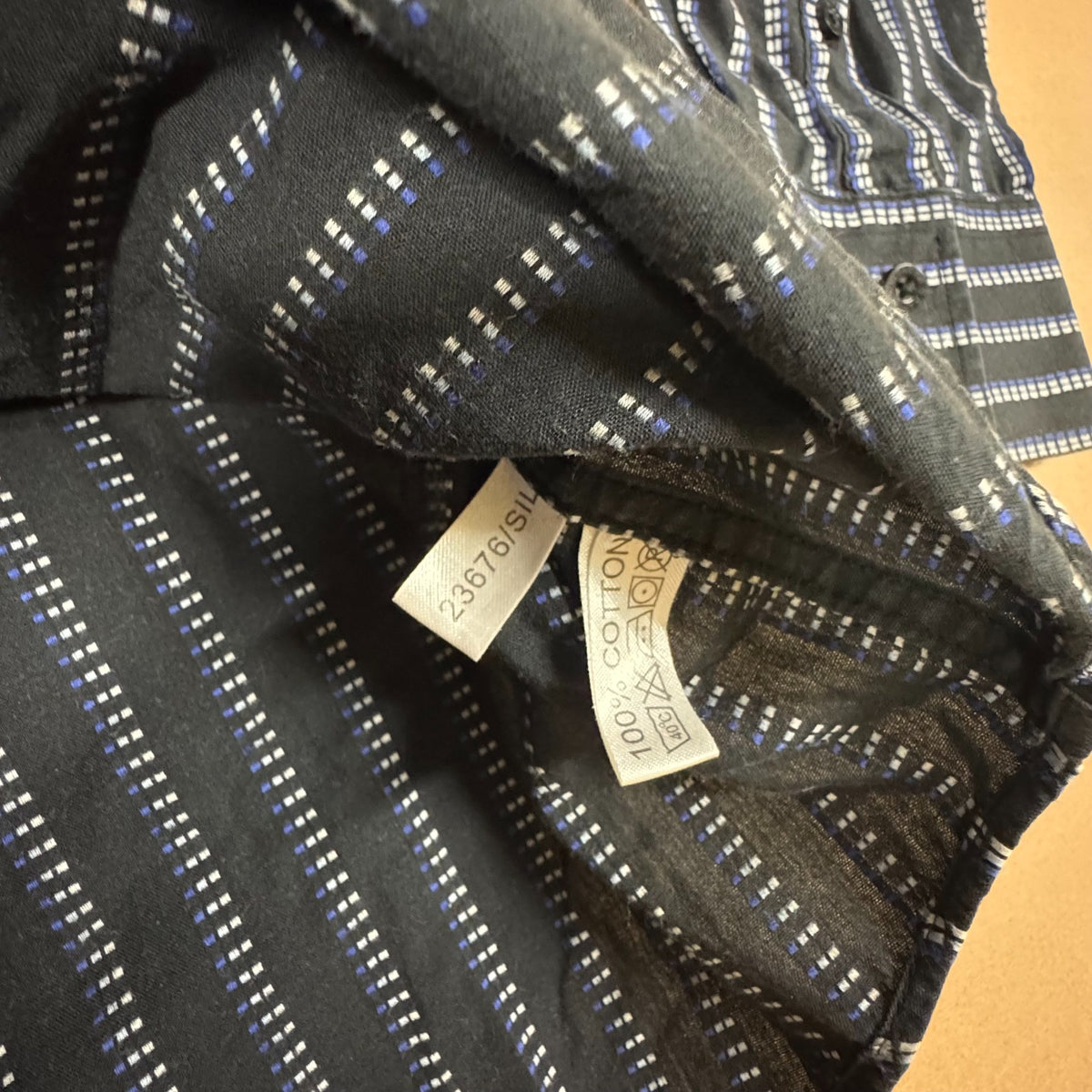 Yves Saint Laurent vintage black shirt – Close-up 3