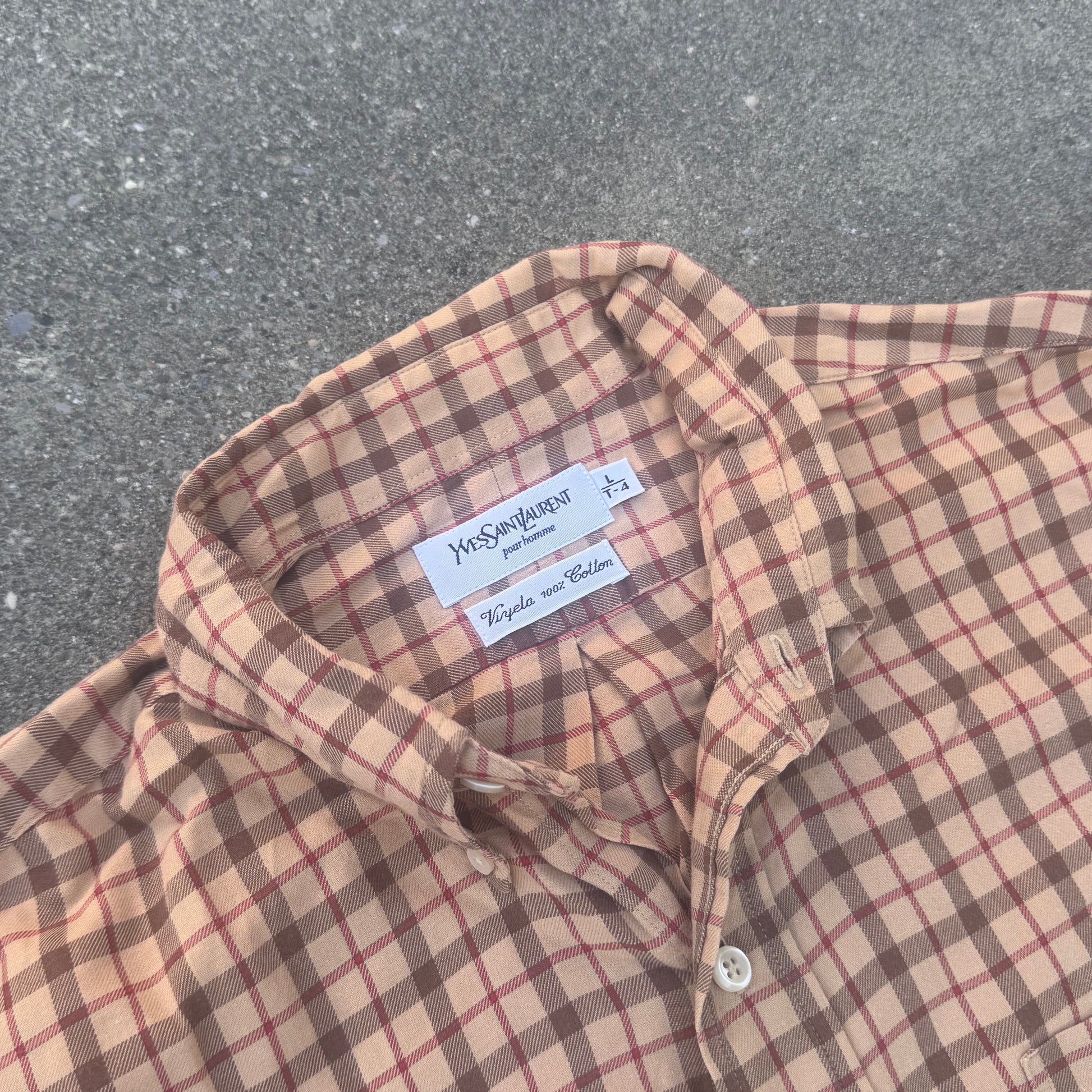 Yves Saint Laurent vintage checkered shirt – Close-up 1