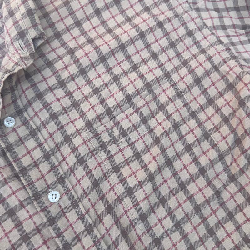 Detailansicht: Sourced limited accessories and clothes Yves Saint Laurent vintage checkered shirt – Logo, Nähte oder Material