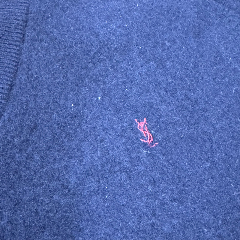 Detailansicht: Sourced limited accessories and clothes Yves Saint Laurent vintage lambswool sweat – Logo, Nähte oder Material