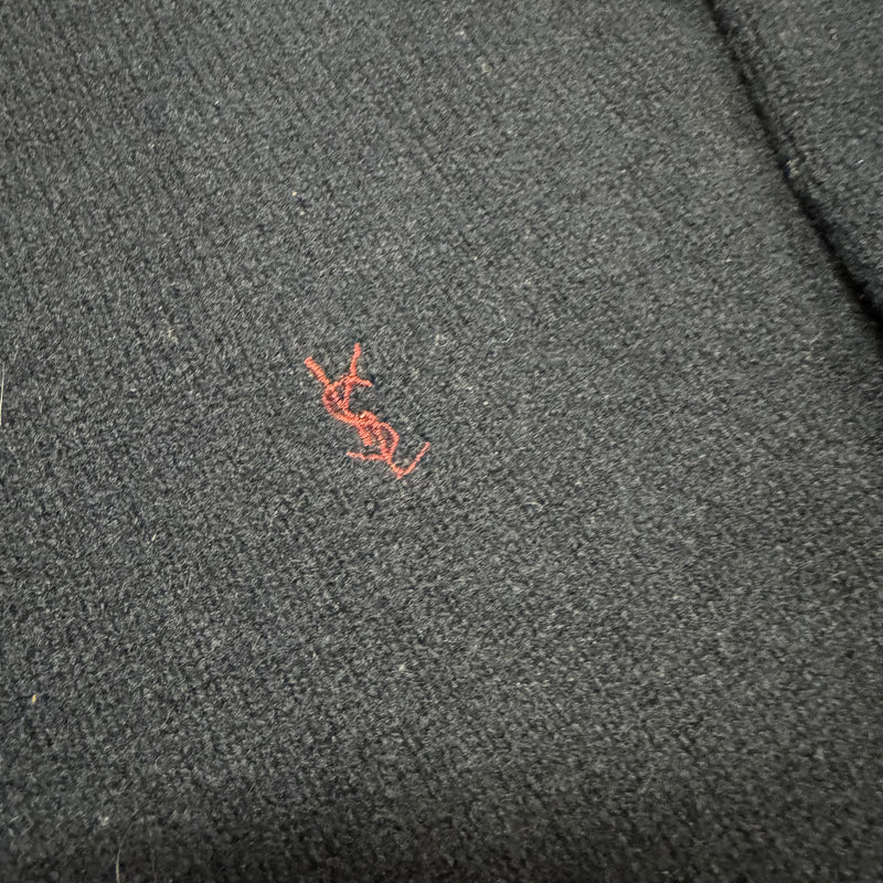 Detailansicht: Sourced limited accessories and clothes Yves Saint Laurent vintage lambswool sweatshirt – Logo, Nähte oder Material