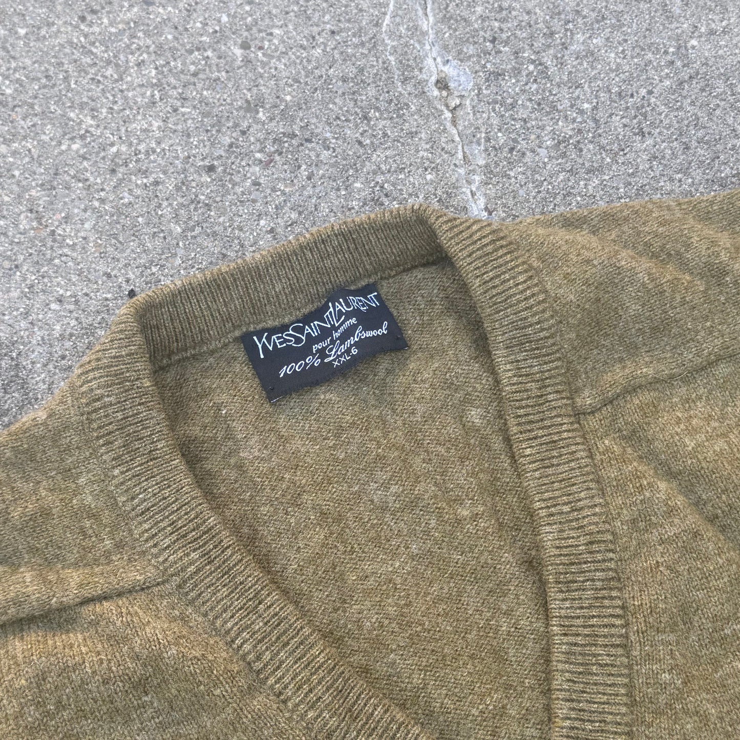 Yves Saint Laurent vintage lambswool sweatshirt – Close-up 5